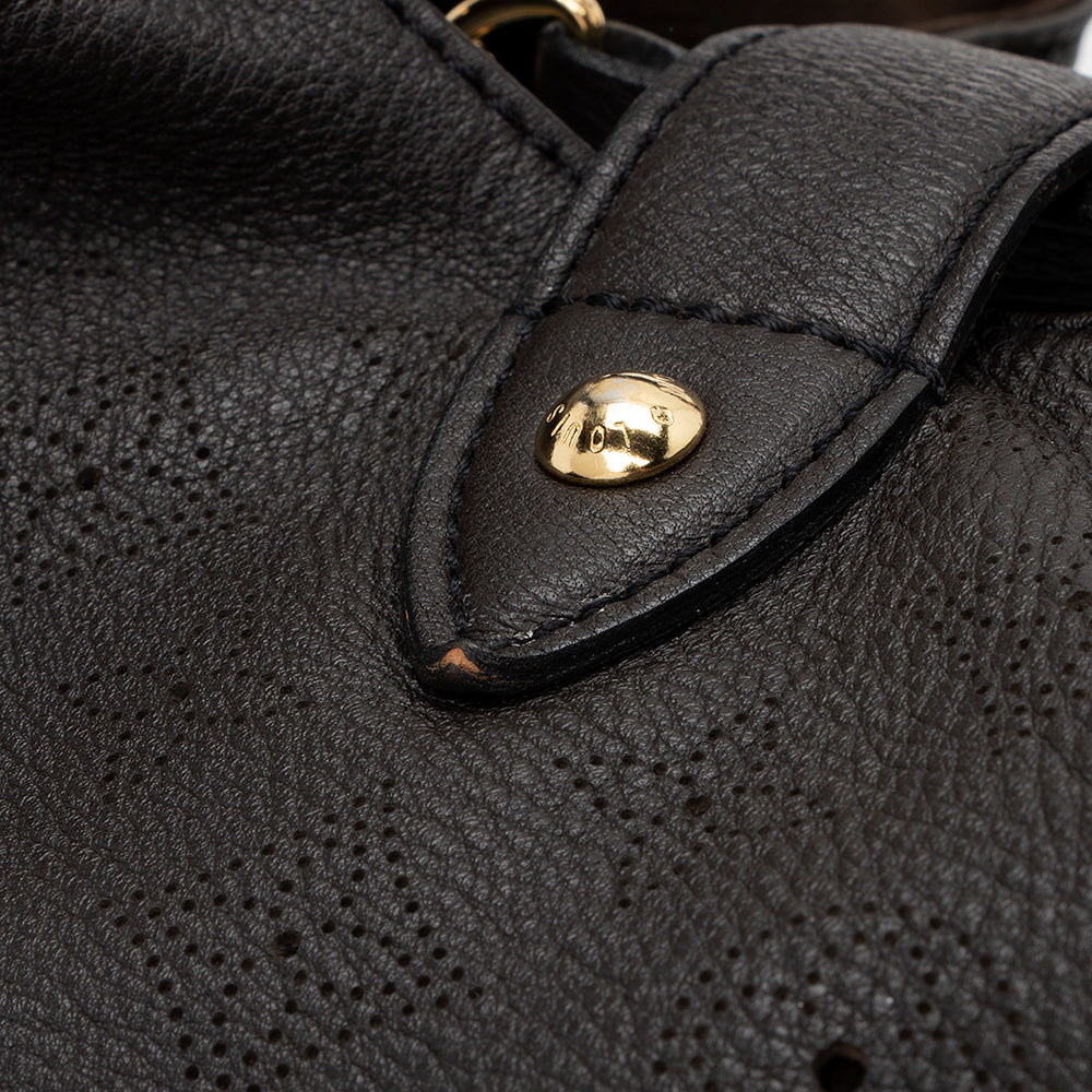 Louis Vuitton Mahina Leather L Hobo (SHF-15838)