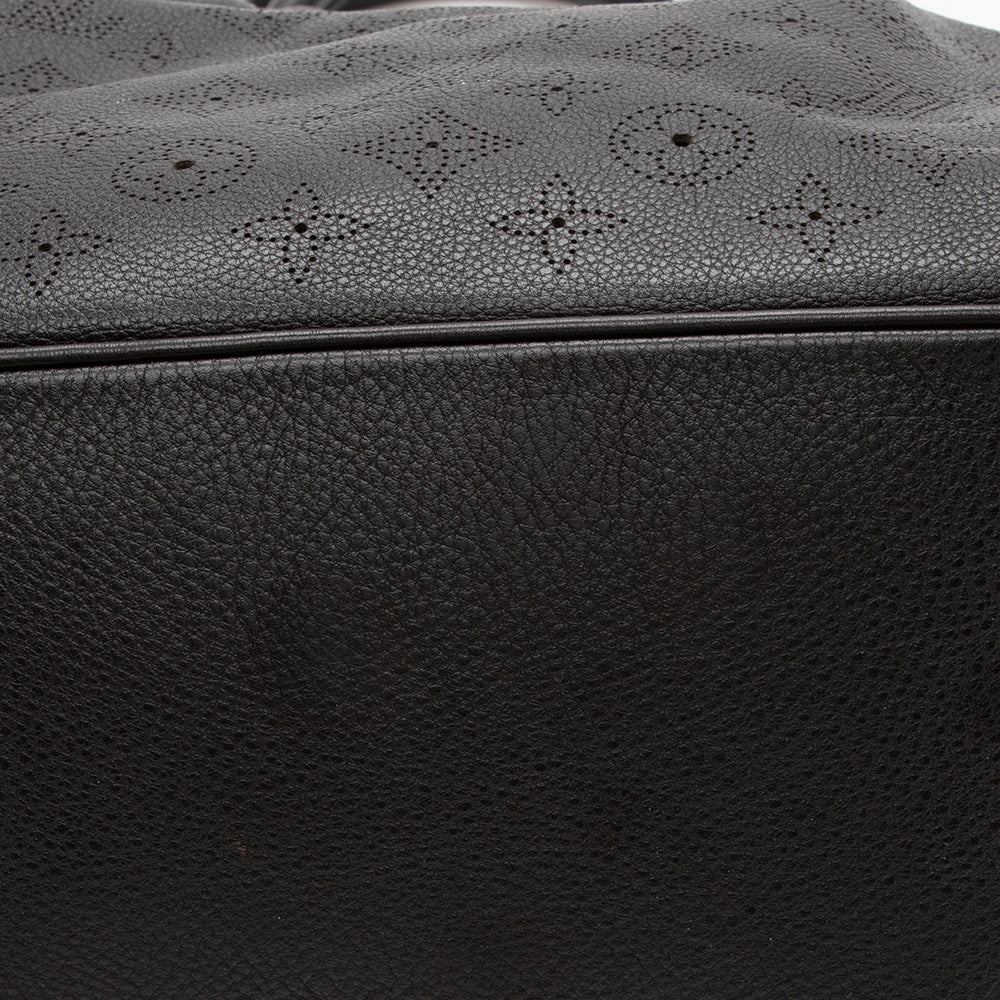 Louis Vuitton Mahina Leather L Hobo (SHF-15838)