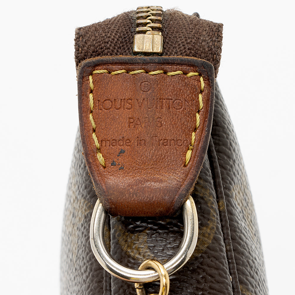 Louis Vuitton Monogram Canvas Mini Pochette Accessories (SHF-18315)