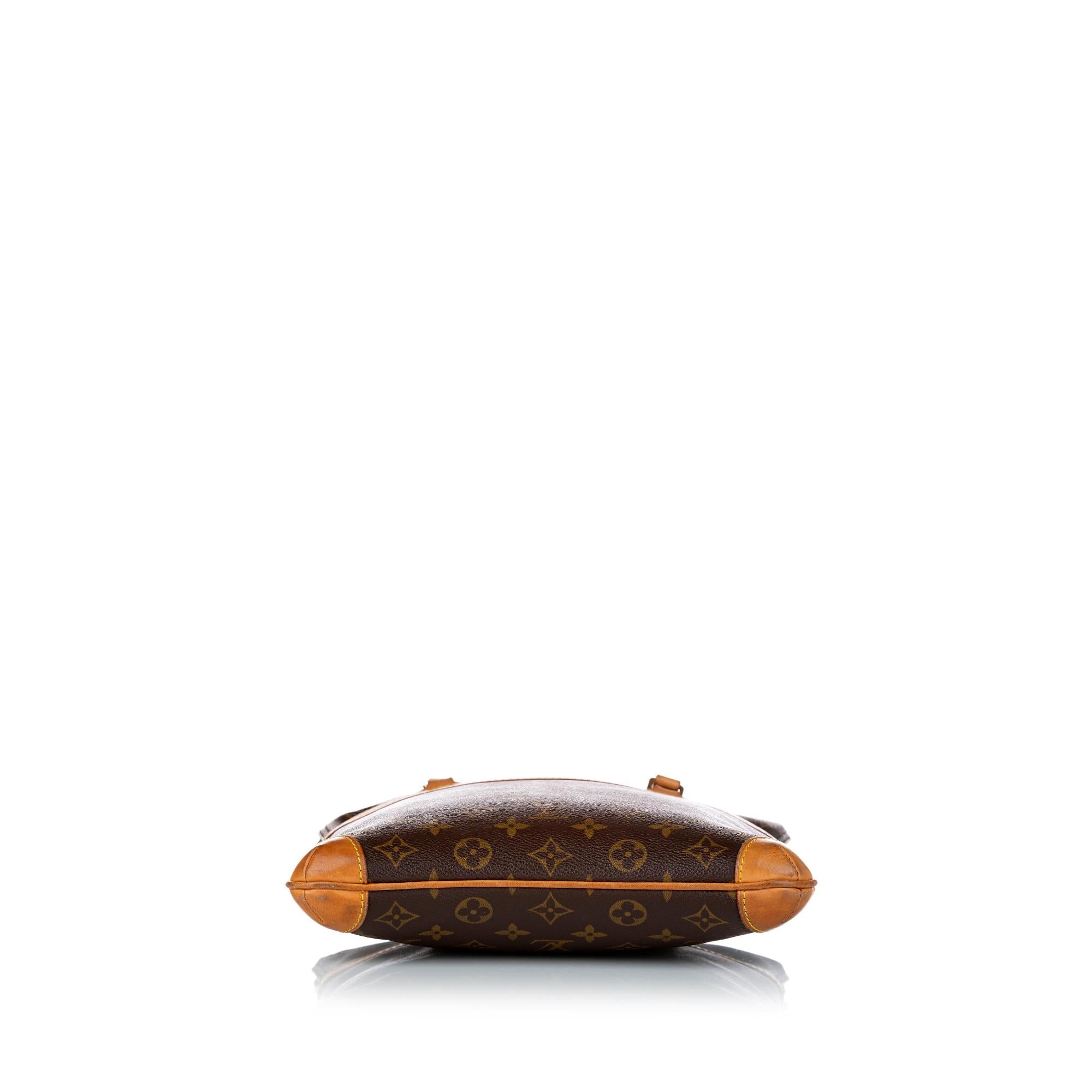 Louis Vuitton Monogram Coussin GM (SHG-27944)