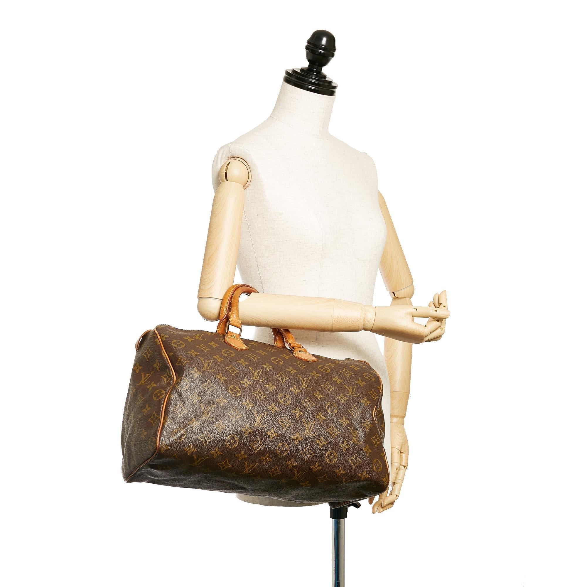 Louis Vuitton Monogram Speedy 35 (SHG-26939)