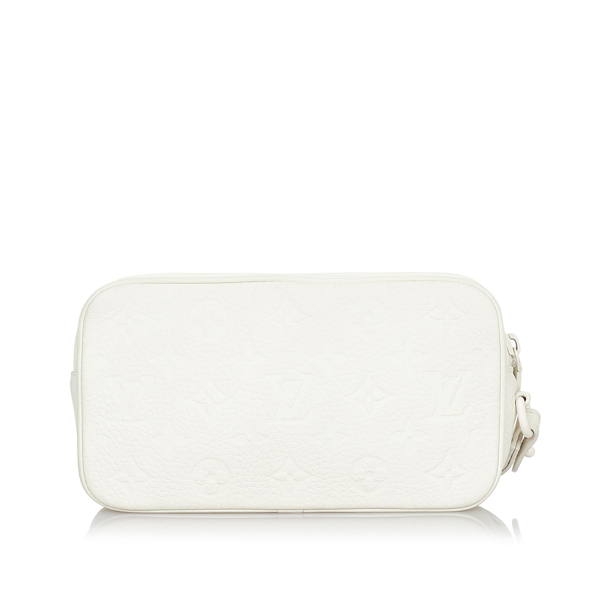 Louis Vuitton Monogram Taurillon Volga Pochette (SHG-24276)