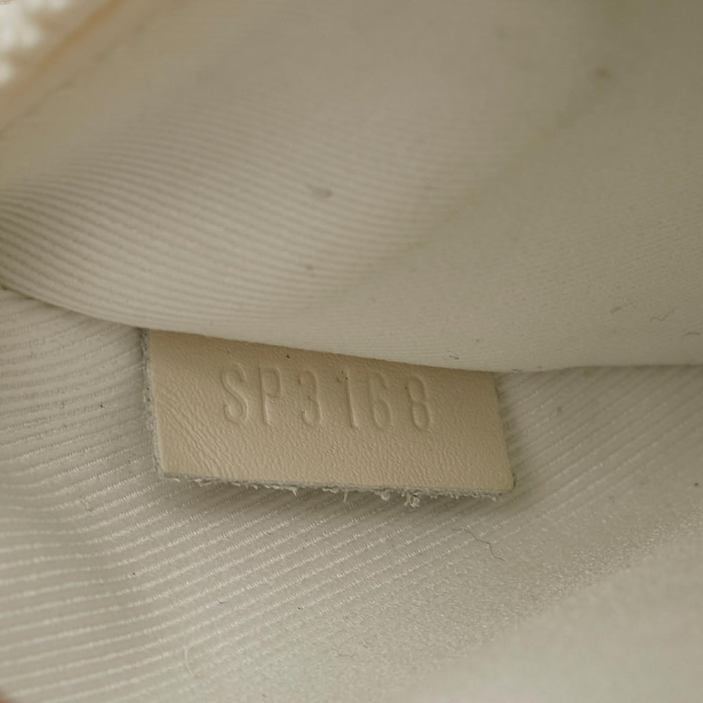 Louis Vuitton Monogram Taurillon Volga Pochette (SHG-24276)