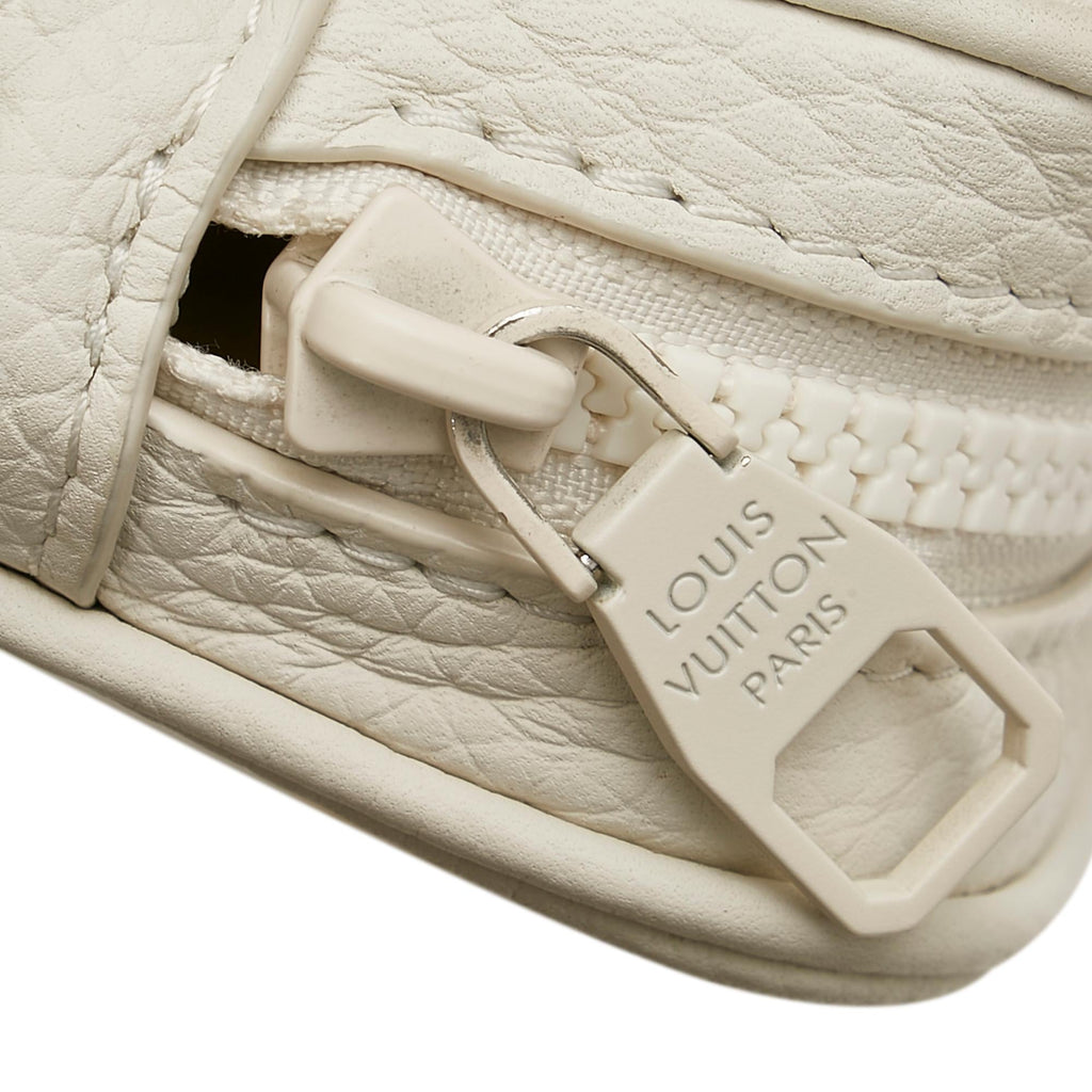 Louis Vuitton Monogram Taurillon Volga Pochette (SHG-24276)