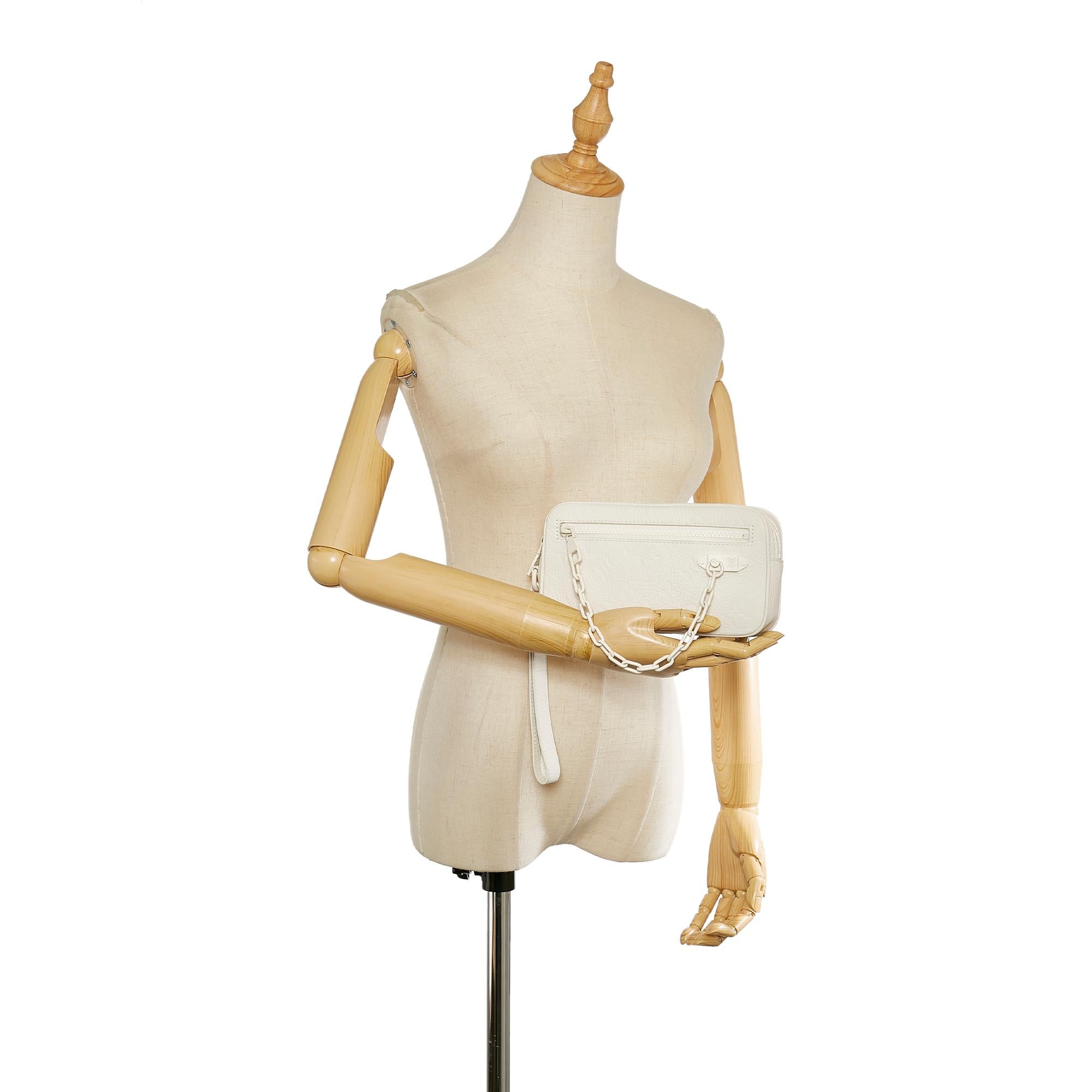 Louis Vuitton Monogram Taurillon Volga Pochette (SHG-24276)