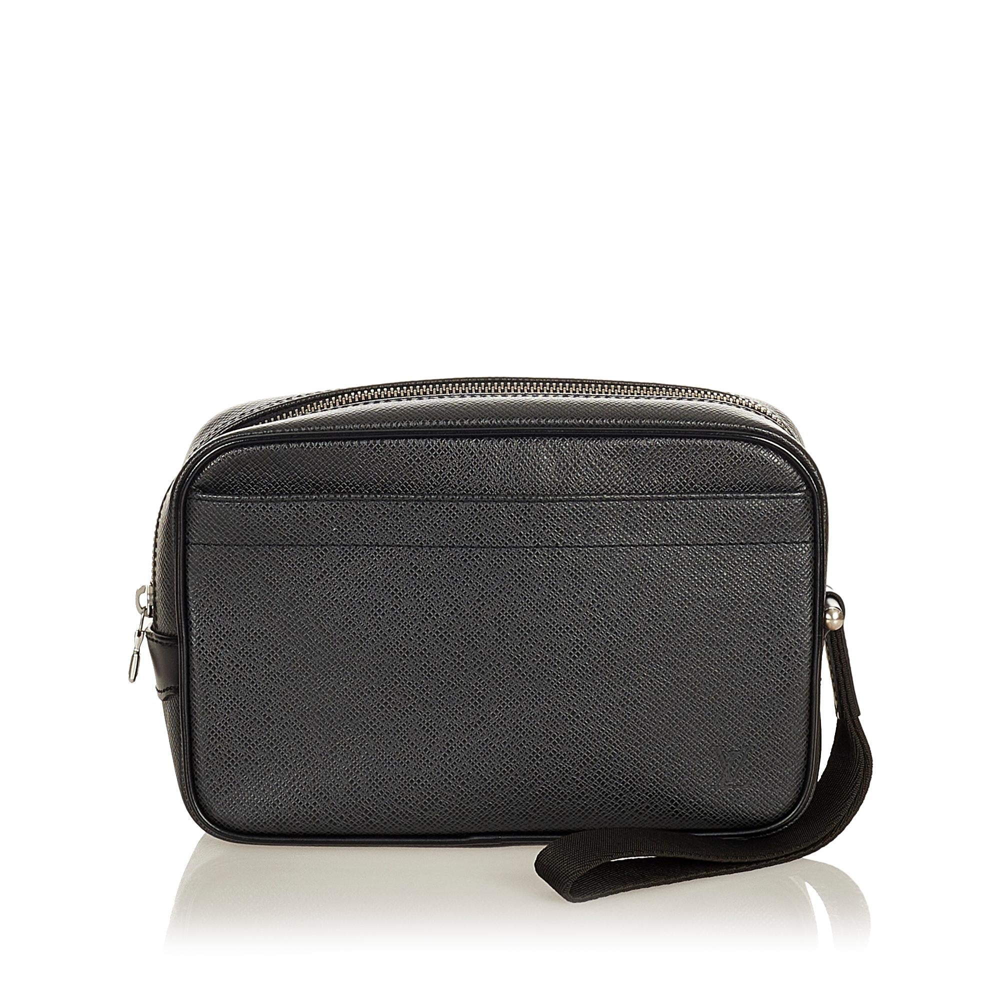 Louis Vuitton Taiga Kaluga Clutch Bag (SHG-26940)
