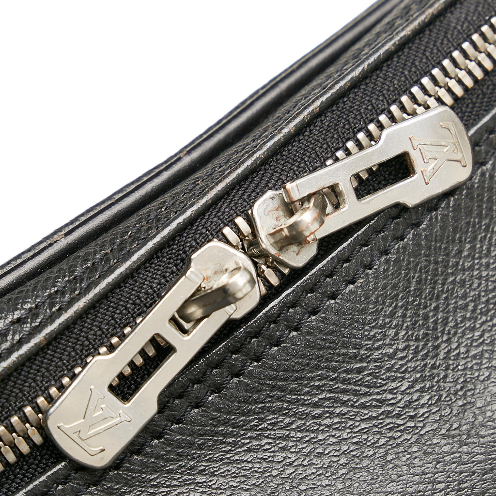 Louis Vuitton Taiga Reporter PM (SHG-27532)