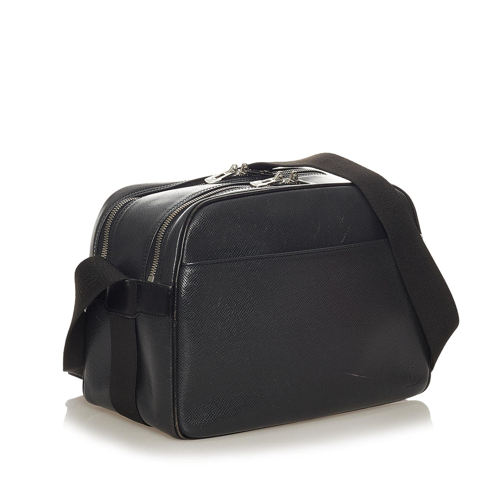 Louis Vuitton Taiga Reporter PM (SHG-27532)