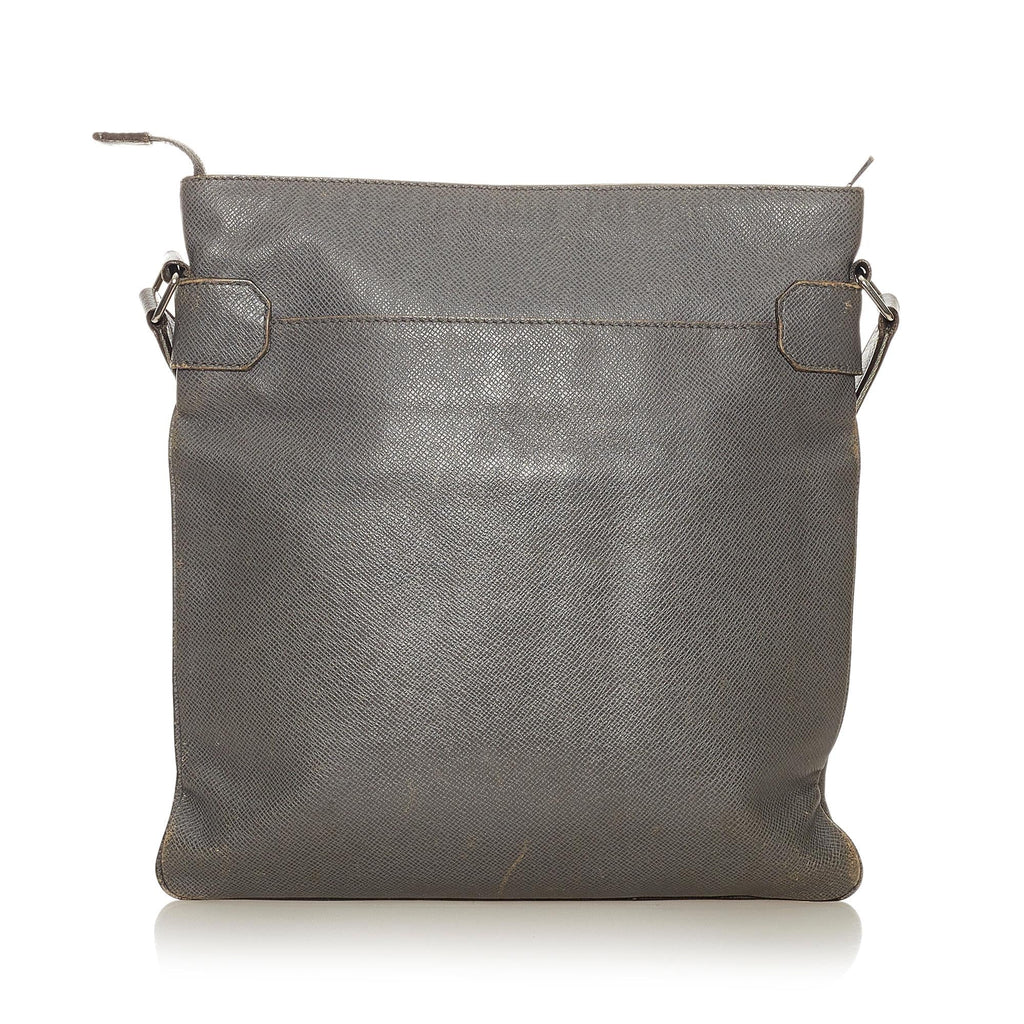 Louis Vuitton Taiga Sasha (SHG-27511)