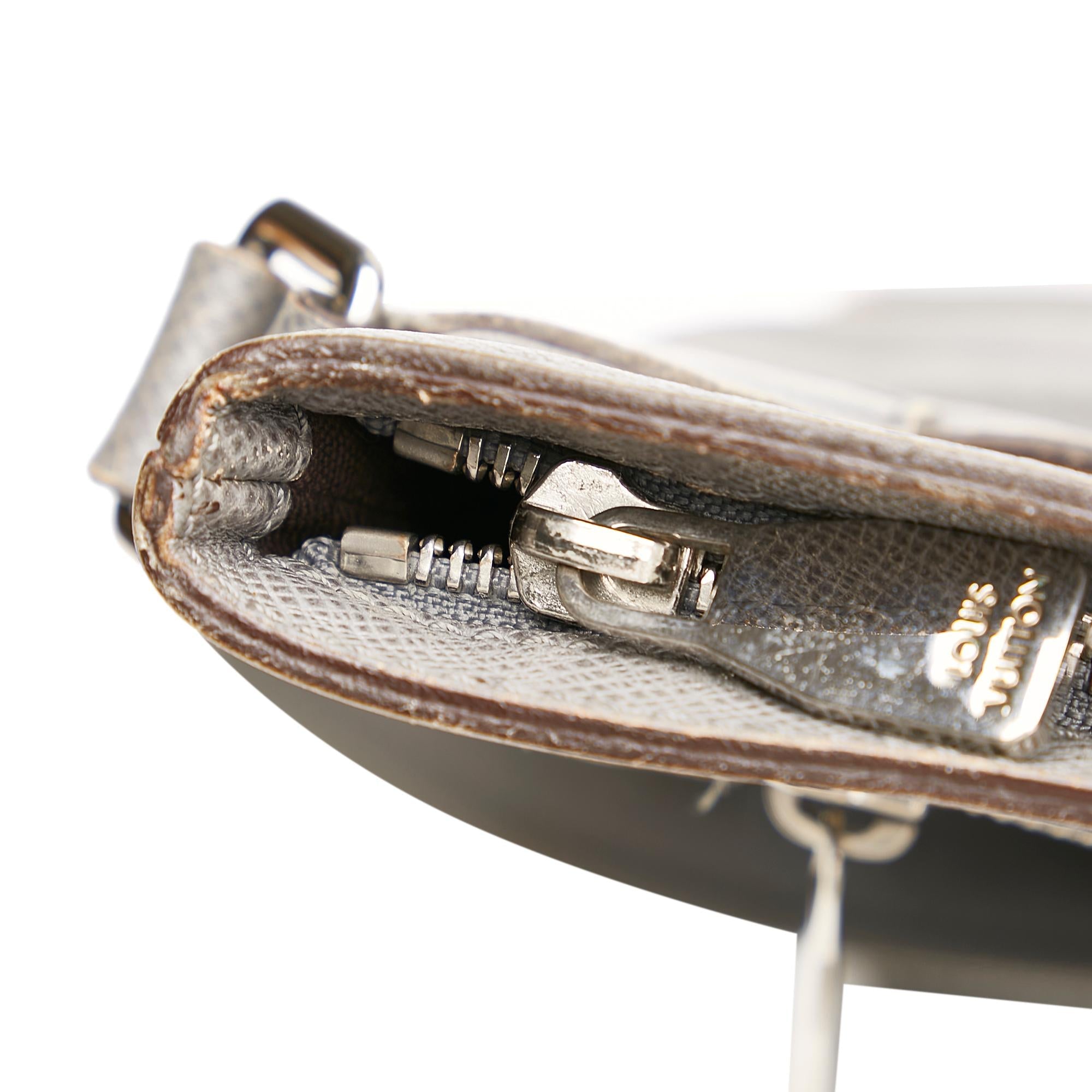 Louis Vuitton Taiga Sasha (SHG-27511)