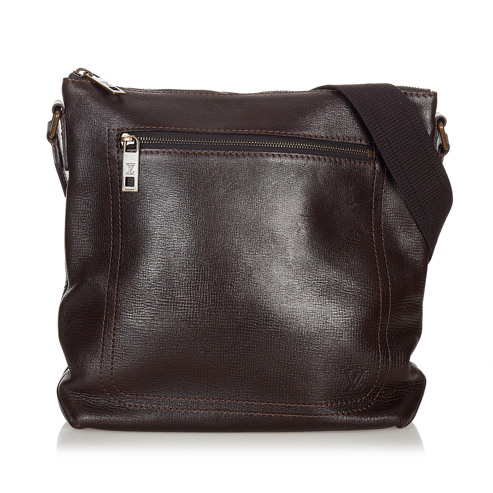 Louis Vuitton Utah Shawnee MM (SHG-26715)