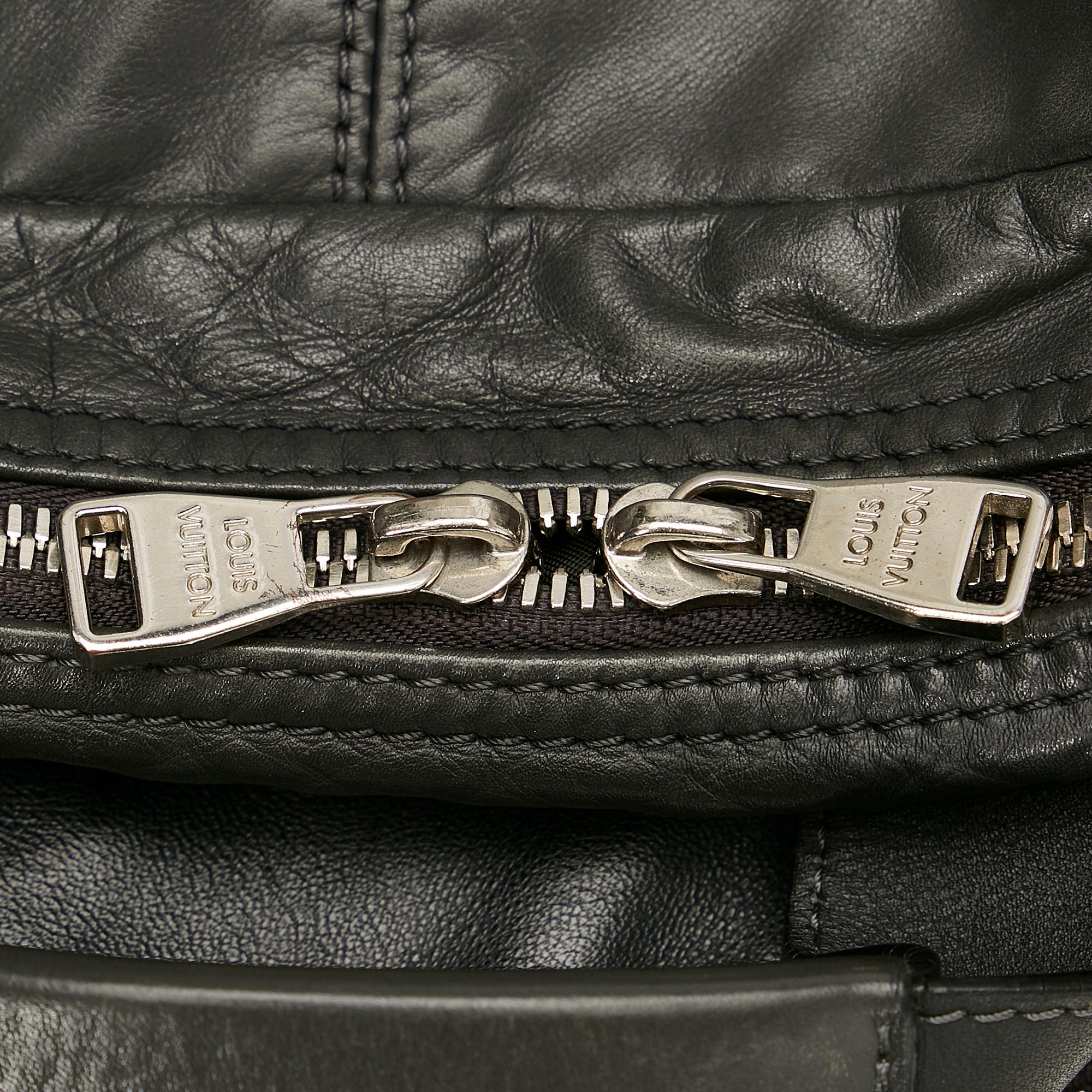 Louis Vuitton V-Line Fast (SHG-24281)