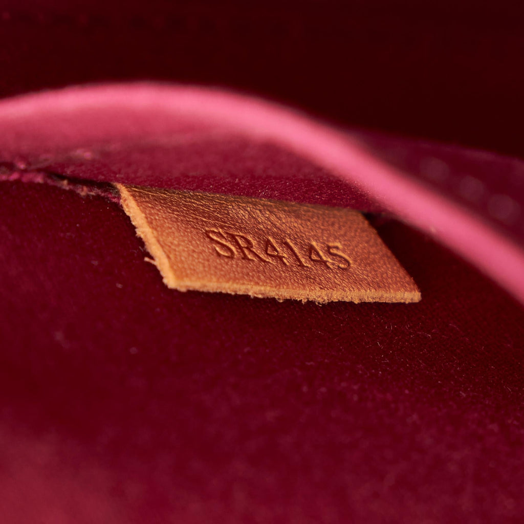 Louis Vuitton Vernis Brea PM (SHG-27169)