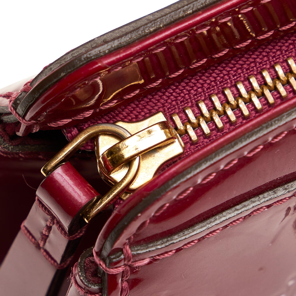 Louis Vuitton Vernis Brea PM (SHG-27169)