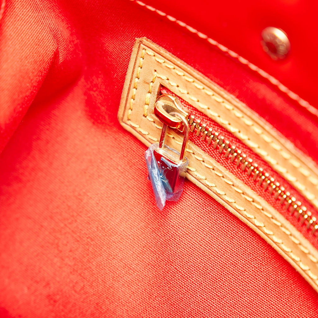 Louis Vuitton Vernis Reade MM (SHG-27583)