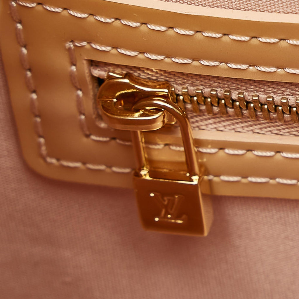 Louis Vuitton Vernis Wilshire PM (SHG-27789)