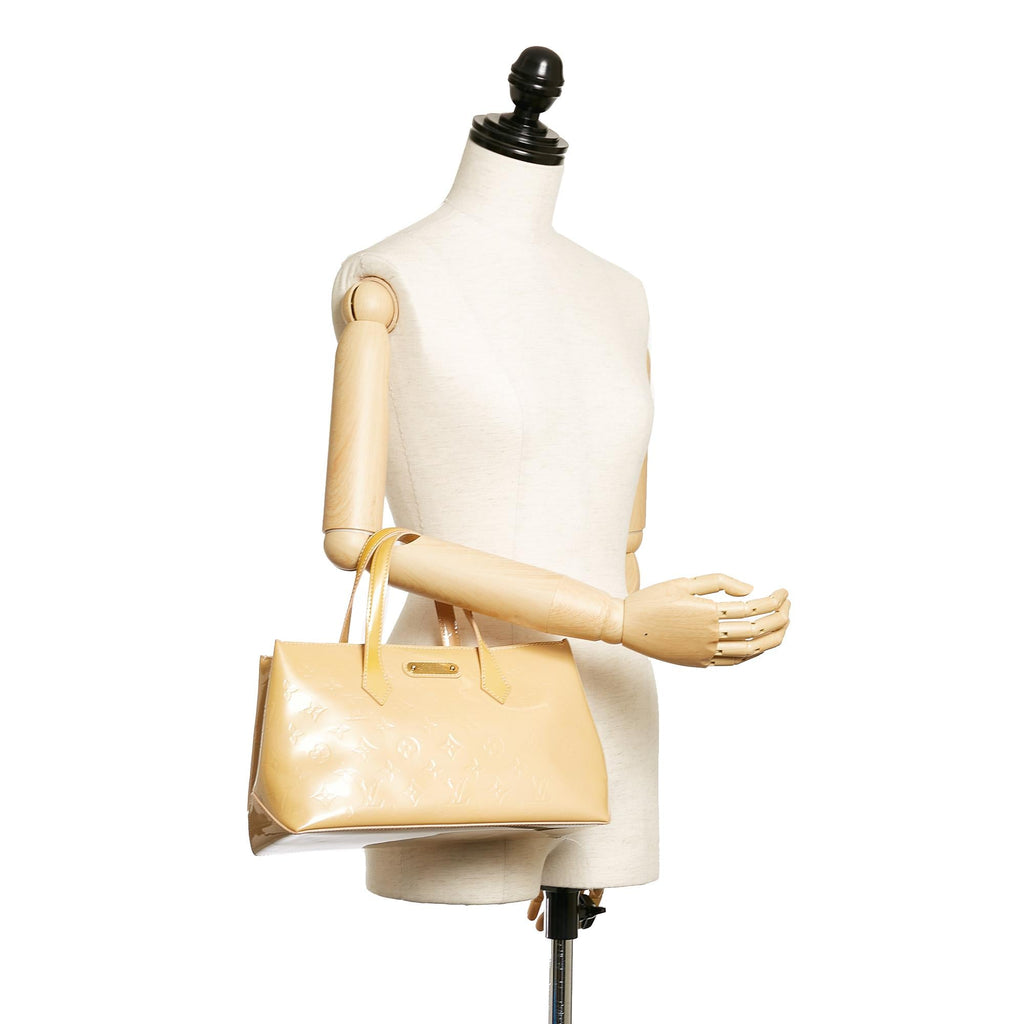 Louis Vuitton Vernis Wilshire PM (SHG-27789)