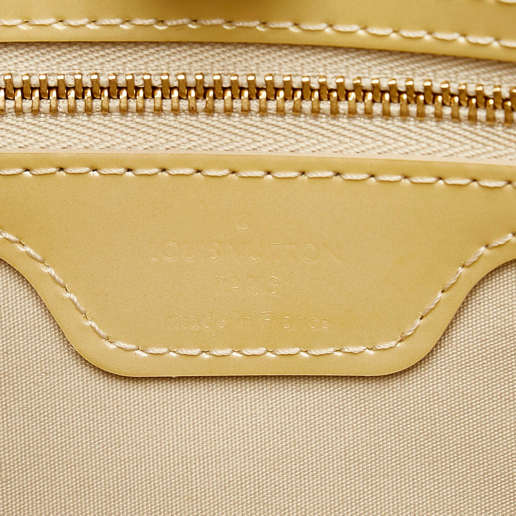 Louis Vuitton Vernis Wilshire PM (SHG-27983)
