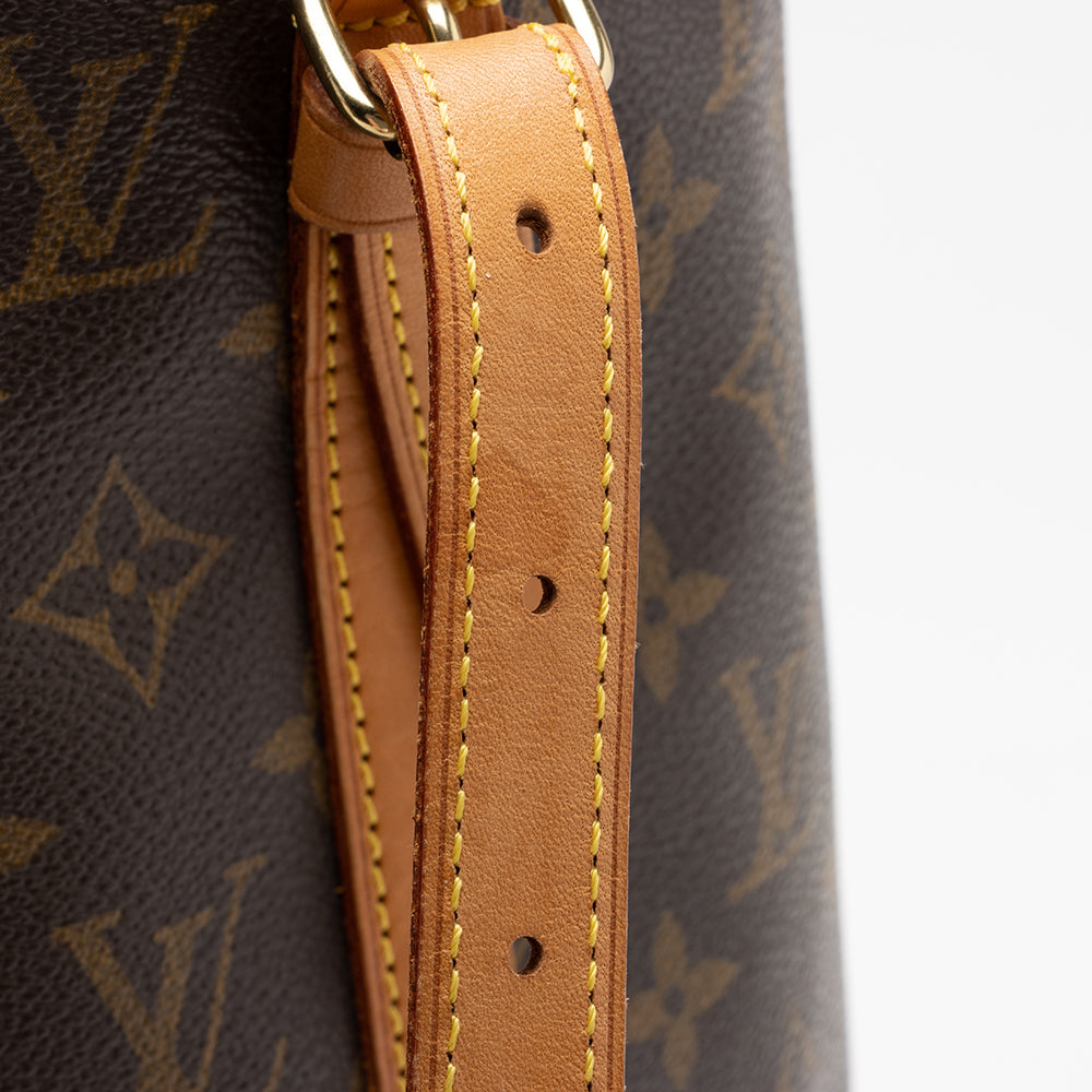 Louis Vuitton Vintage Monogram Canvas Bucket GM Shoulder Bag (SHF-17239)