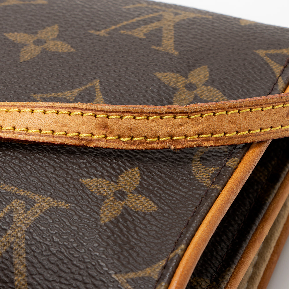 Louis Vuitton Vintage Monogram Canvas Pochette Twin GM Shoulder Bag (SHF-18399)