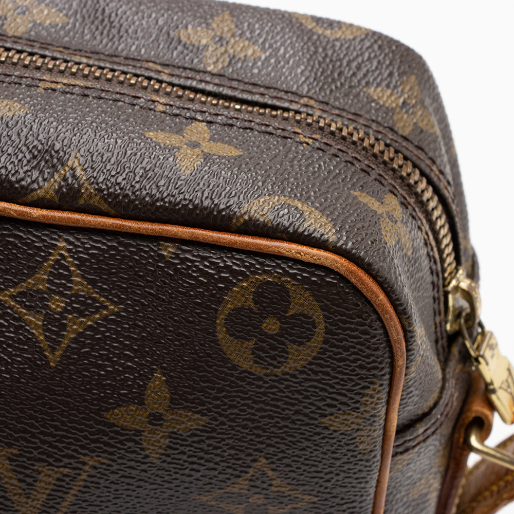Louis Vuitton Vintage Monogram Canvas Trocadero 27 Shoulder Bag (SHF-17092)