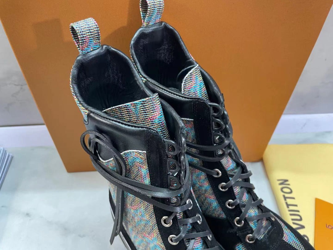 Louis Vuitton Laureate Desert Boots Pop Monogram Calfskin Leather Fall/Winter 2021 Collection 1A5SM2 Blue