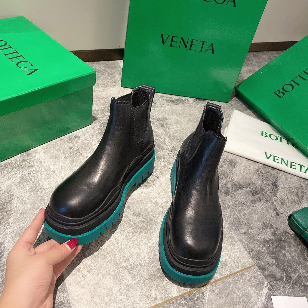 Bottega Veneta Flat Triple-Sole Leather Booties Calfskin Leather Fall/Winter Collection, Black/Green