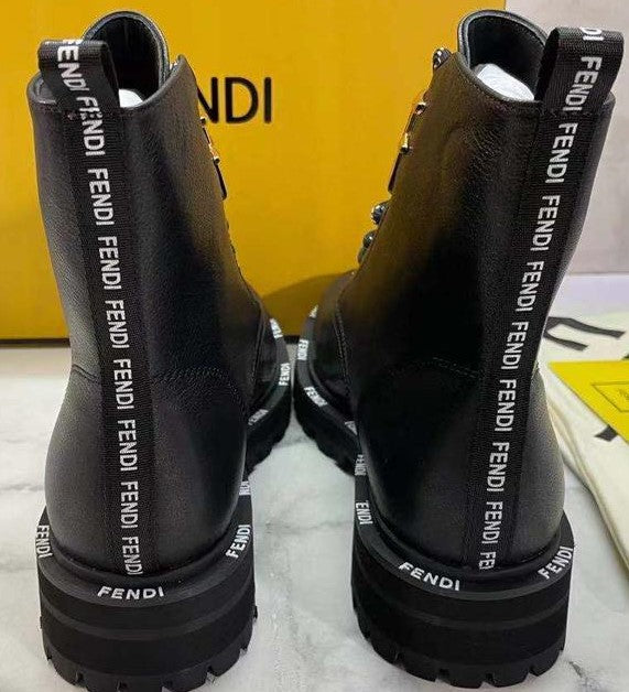 Fendi FFreedom Lace-Up Biker Combat Boots Grained Calfskin Leather Fall/Winter Collection Black
