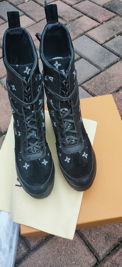Louis Vuitton Laureate Platform Desert Boot Black