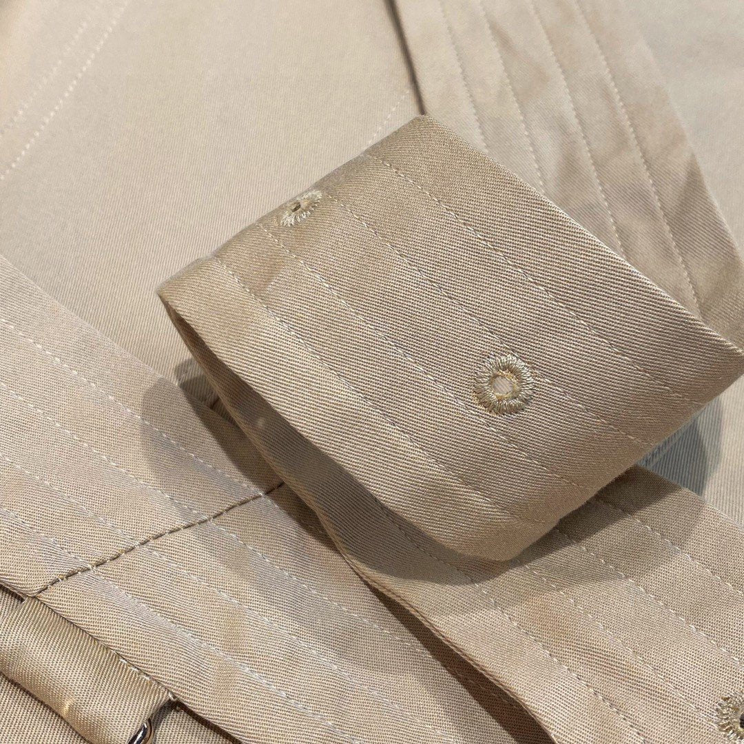 Burberry The Mid-length Kensington Heritage Trench Coat