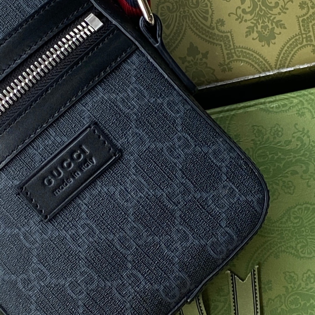 Gucci GG Messenger Bag 18cm Black