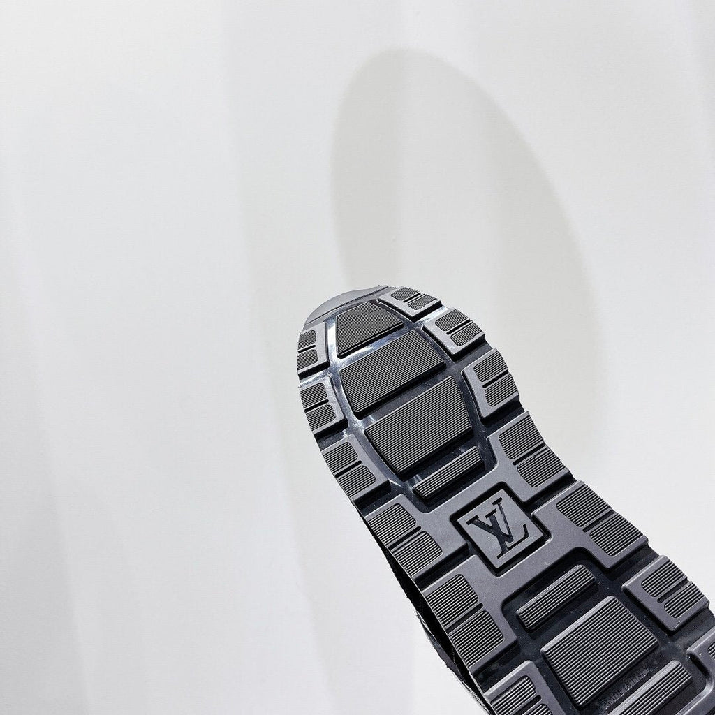 Louis Vuitton Run Sneaker Black