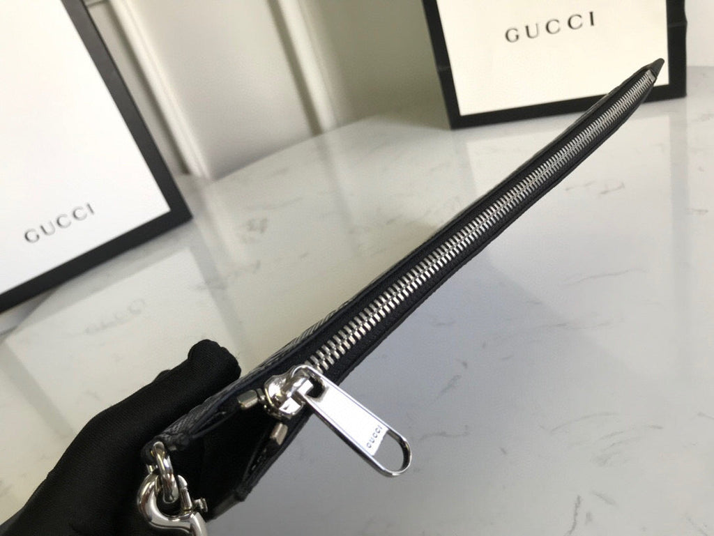 Gucci Supreme Pouch 31cm Black