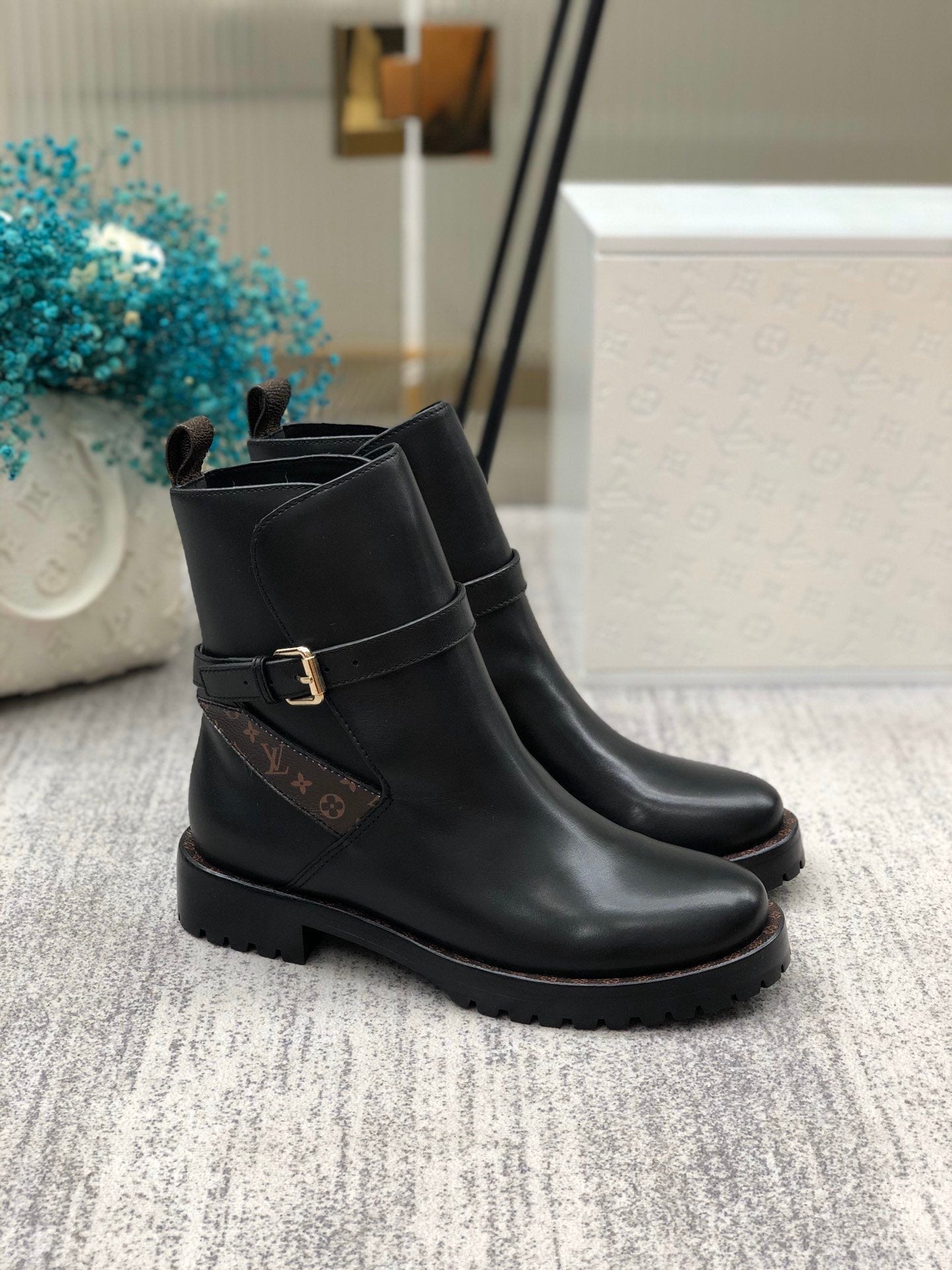 Louis Vuitton Discovery Flat Ankle Boot Black