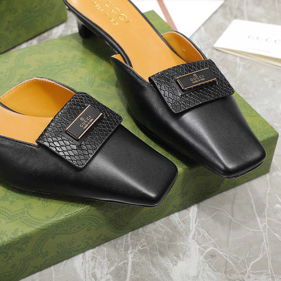 Gucci Slipper Black