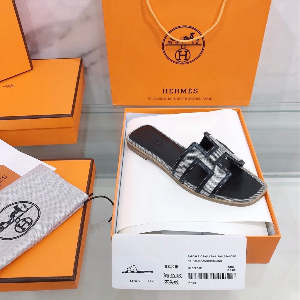 Hermes Oran Sandal Black/Silver