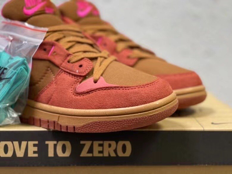 Nike Wmns Dunk Low Disrupt 2 Desert Bronze