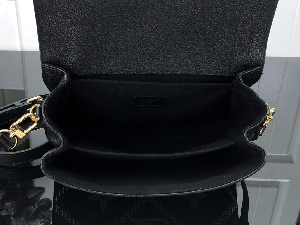 Louis Vuitton M46028 Pochette Metis 25cm Black