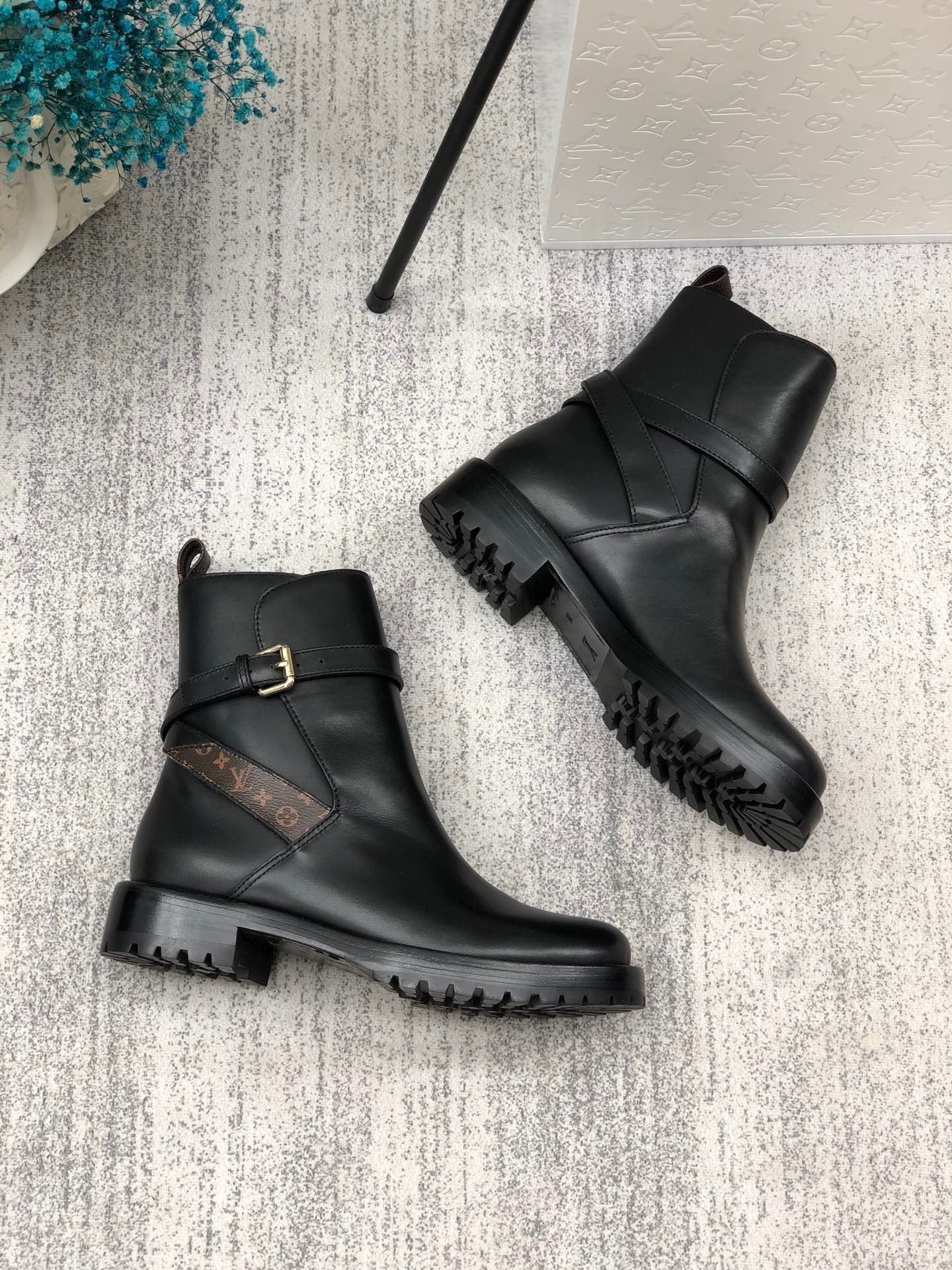 Louis Vuitton Discovery Flat Ankle Boot Black