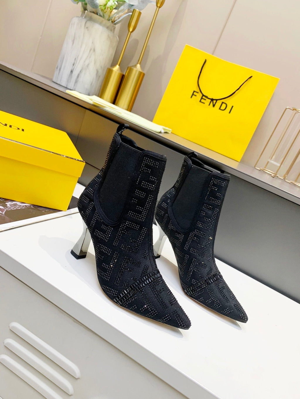 Fendi Karligraphy Black
