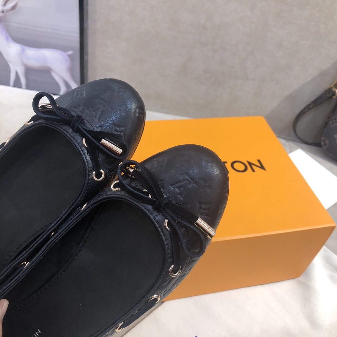 Louis Vuitton Gloria Flat Loafer Black