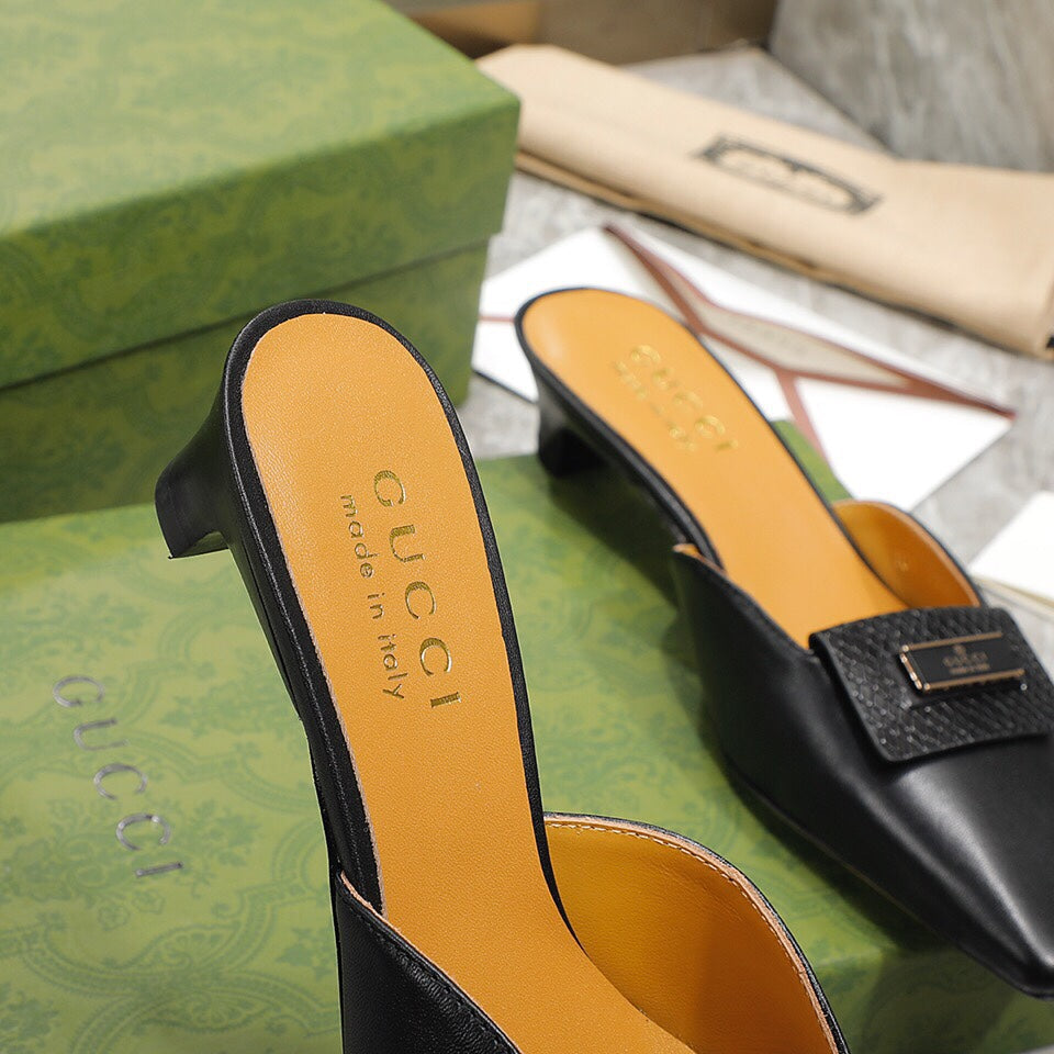 Gucci Slipper Black