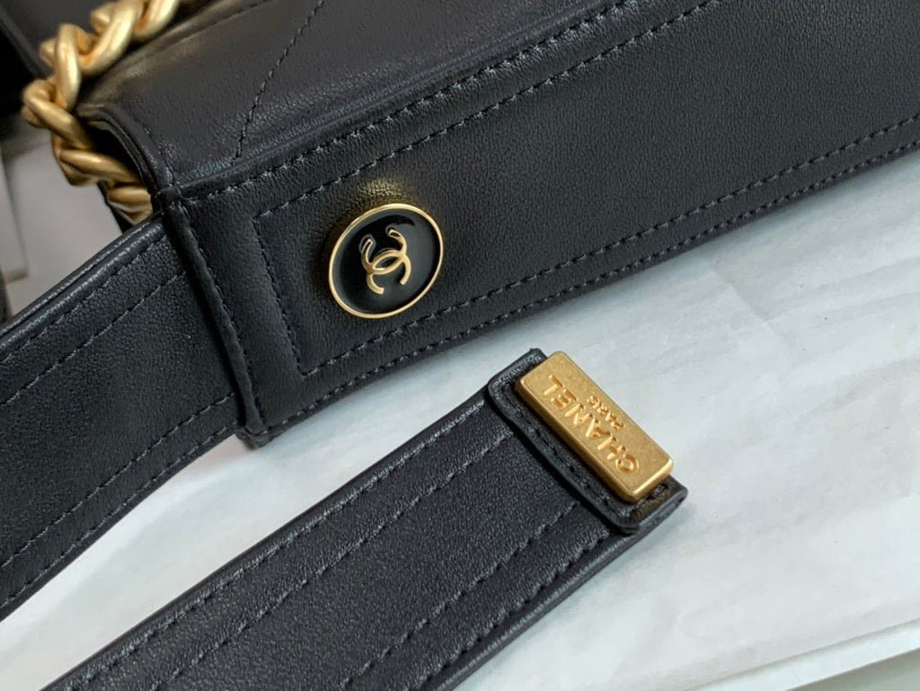 Chanel Co-Co Shoulder Bag With Gold Hardware Chain 29cm Black