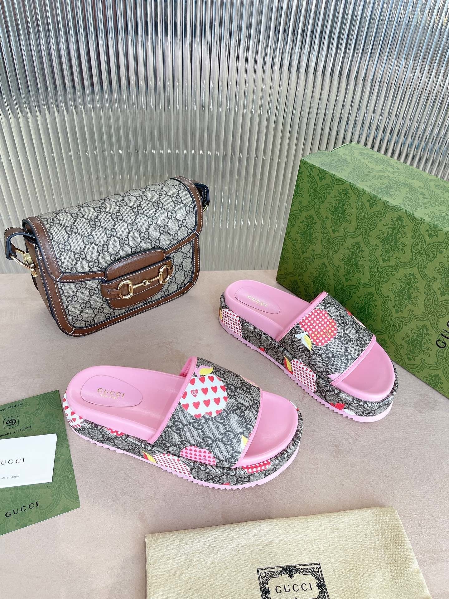 Gucci Platform Slide Sandal Pink