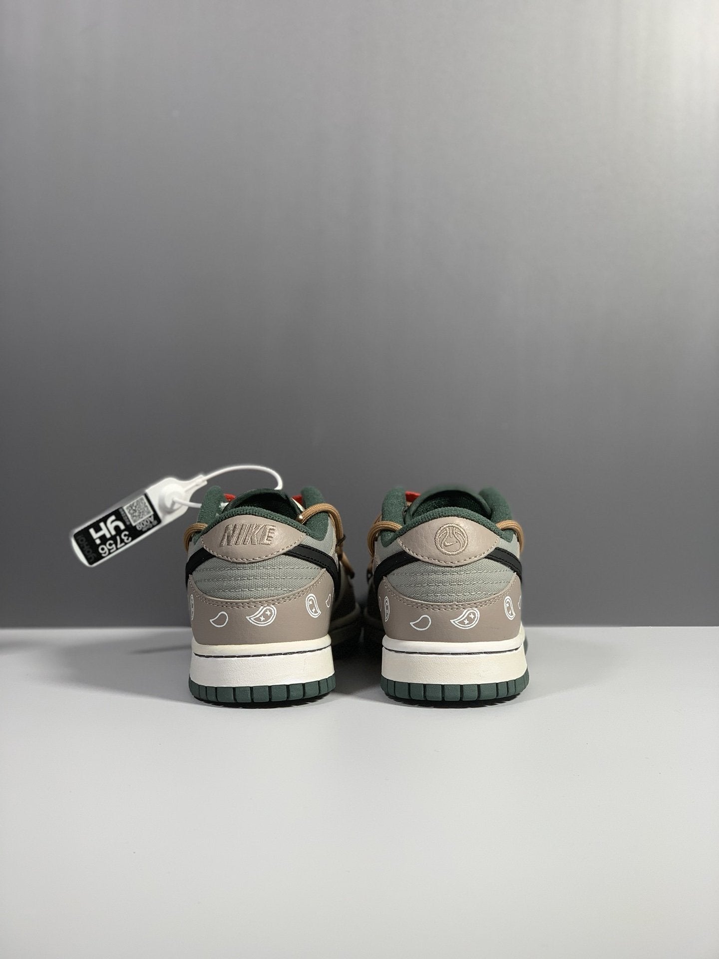 Nike Dunk Low Retro Vibe