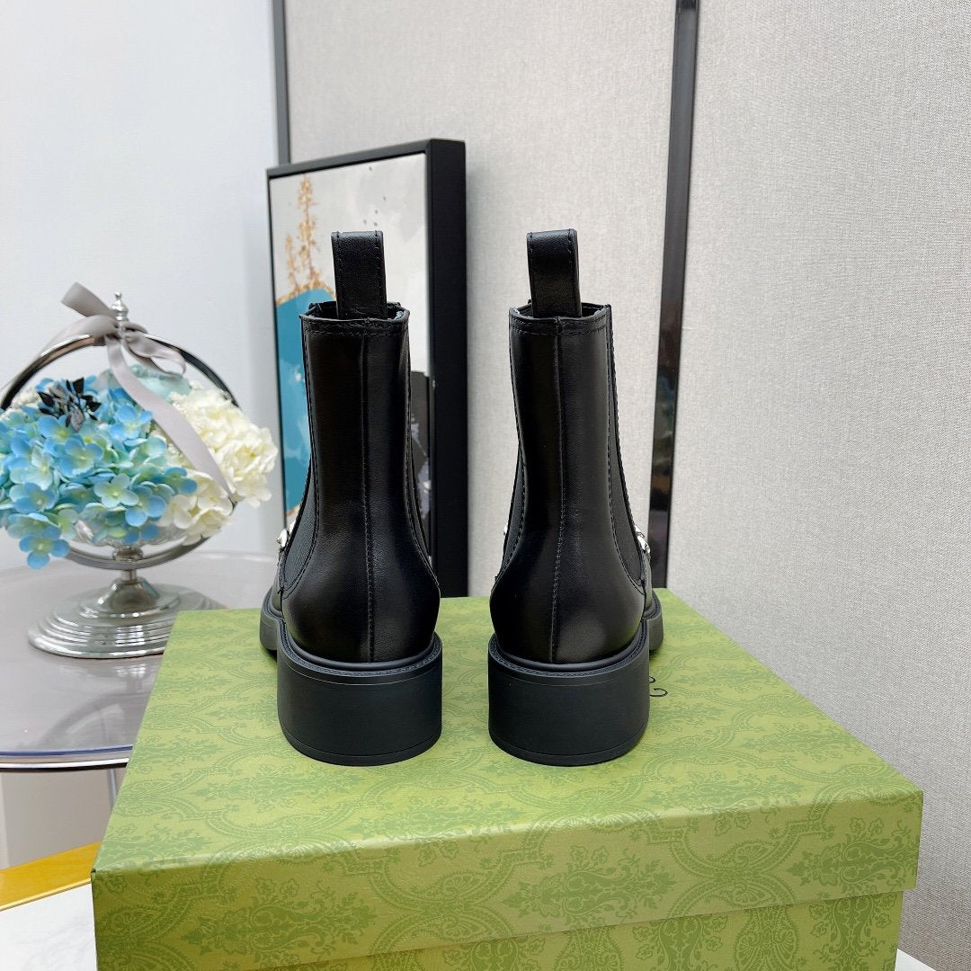 Gucci Ankle Chelsea Boots With Chain Black