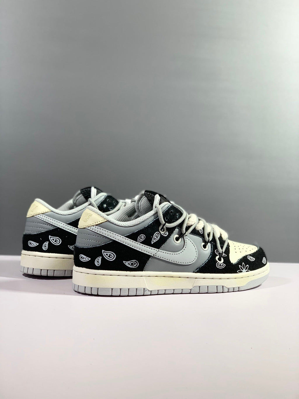 Nike SB Dunk Low Top