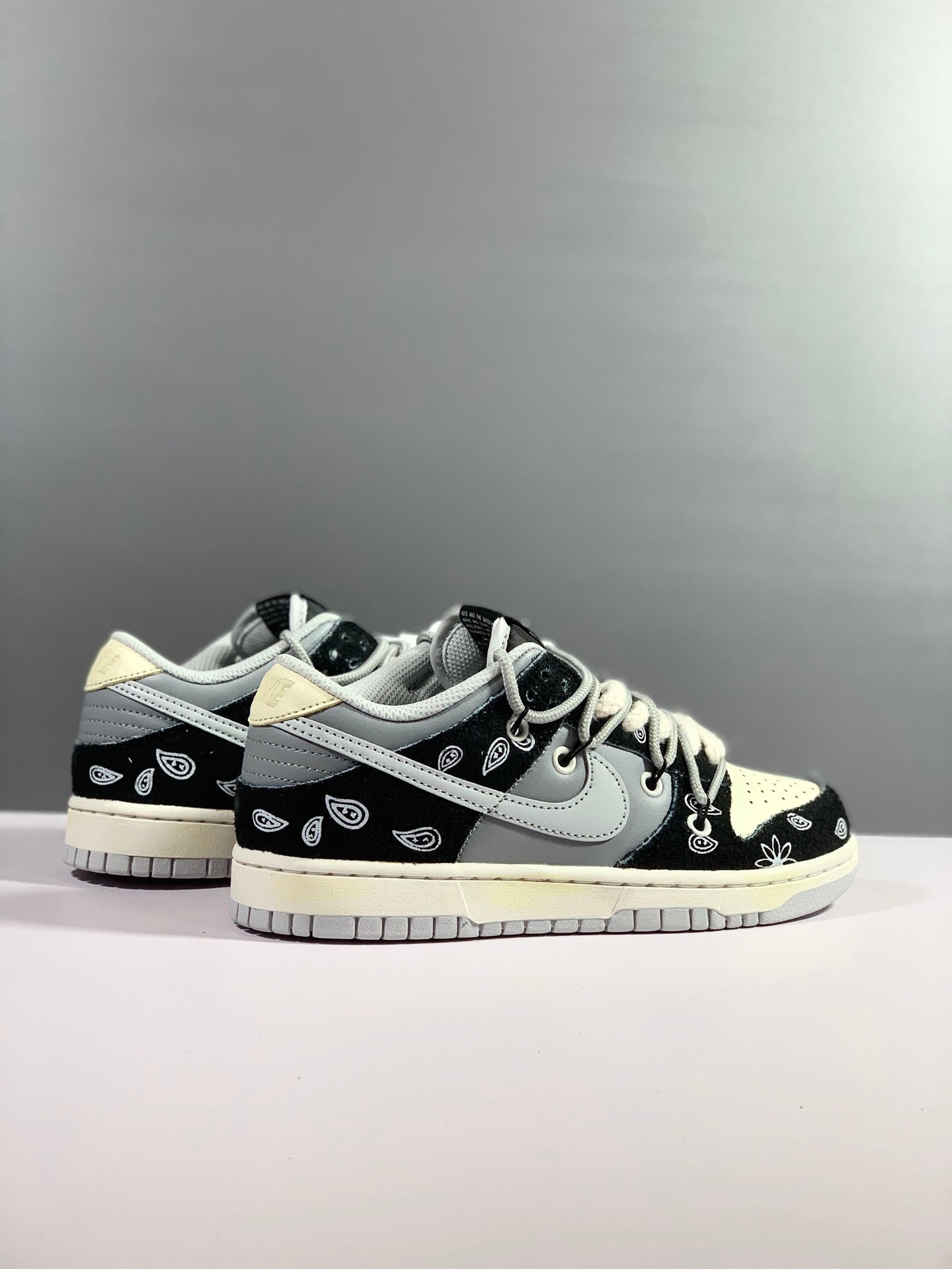 Nike SB Dunk Low Top