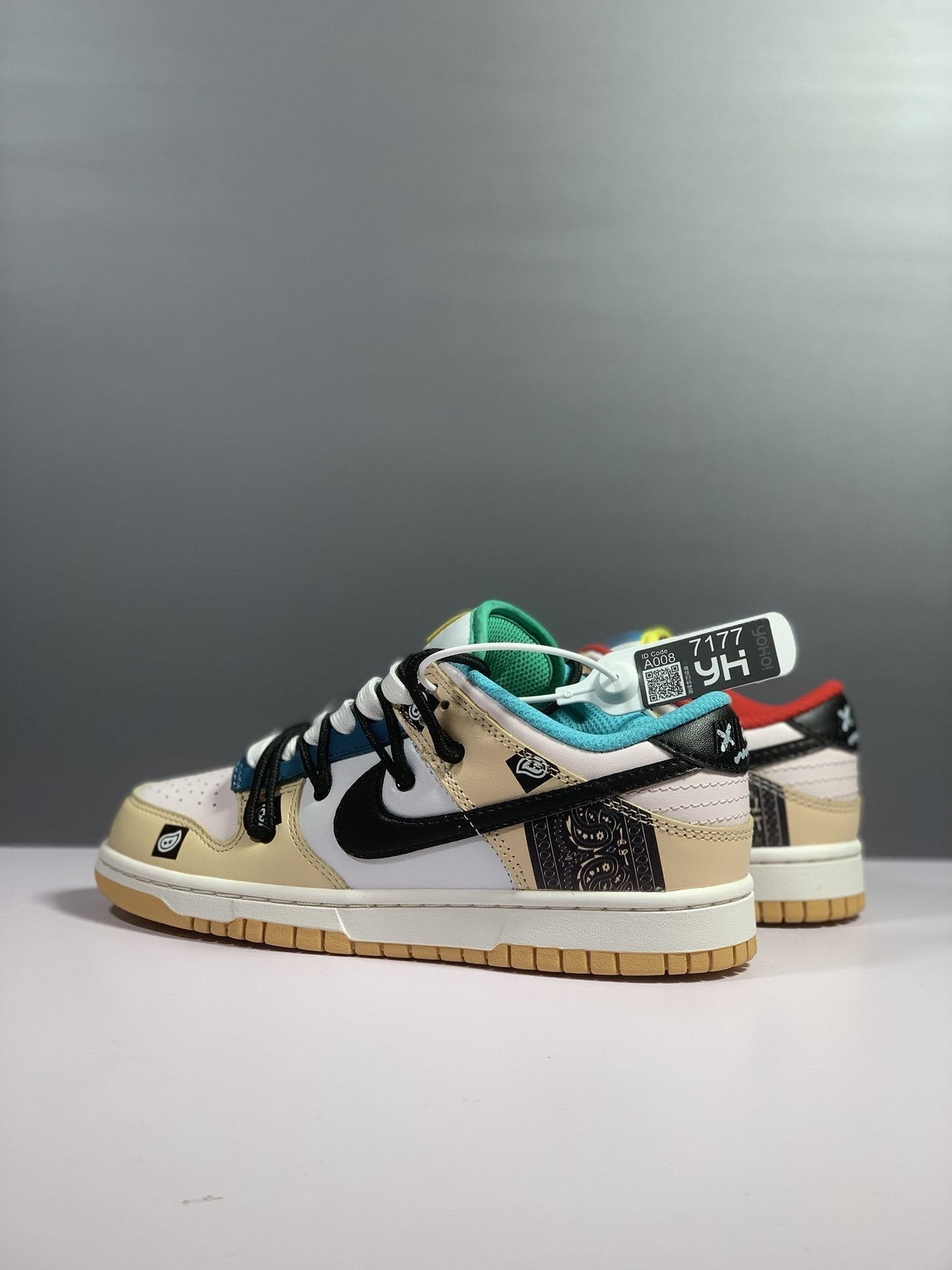 Nike SB Dunk Low Top