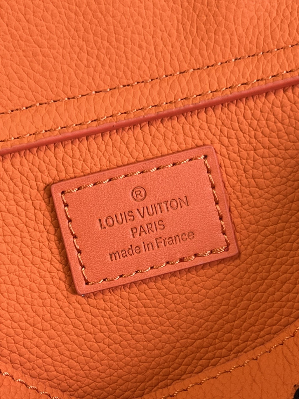Louis Vuitton Aerogram Slingbag Orange For Men, Men’s Bags 30cm LV M59625